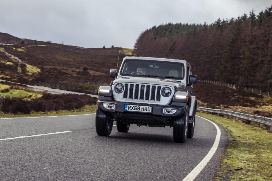  Jeep Wrangler Sahara (JL) 2019 года  (UK) (фото 11 из 18)